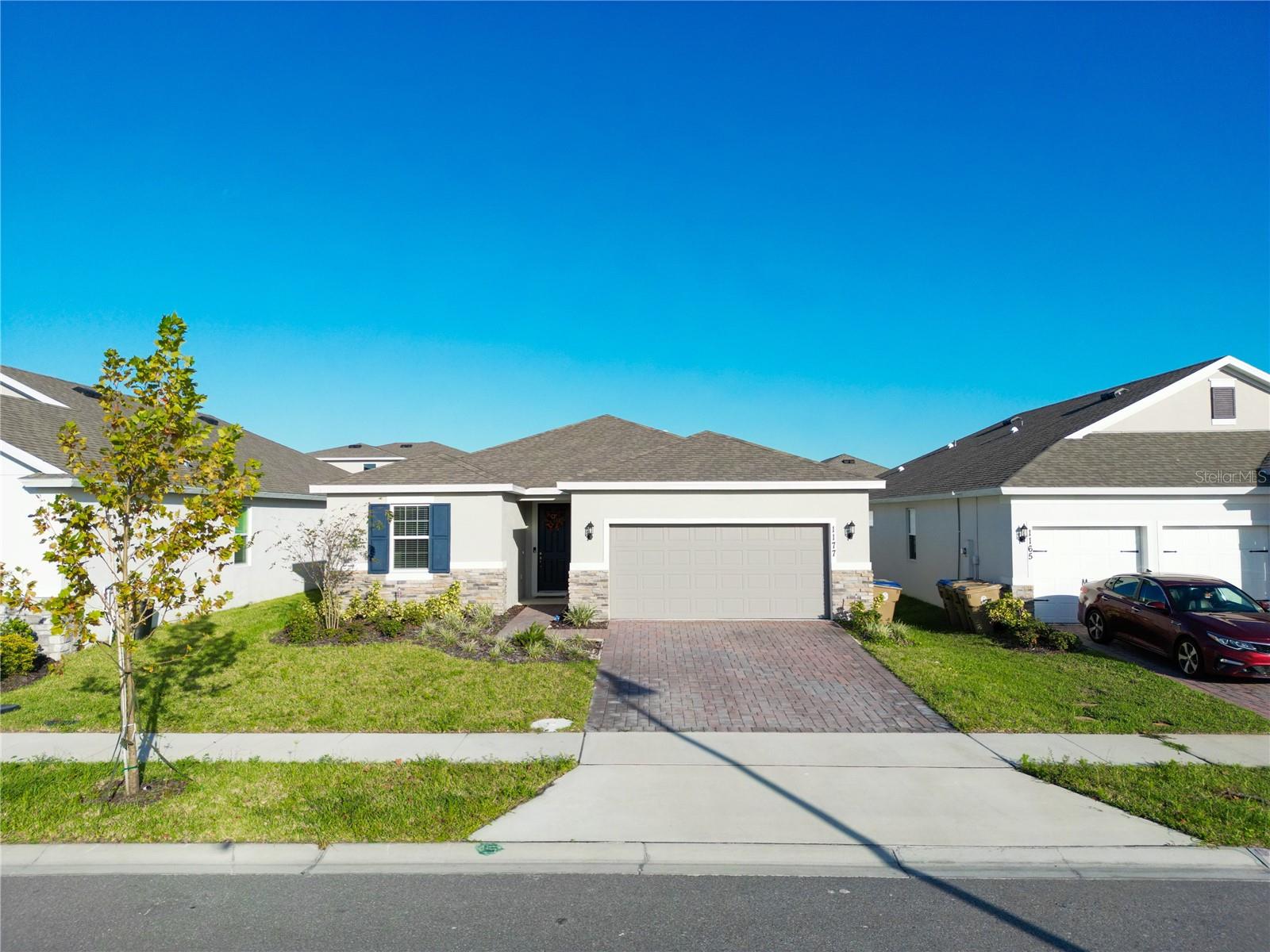 1177 Fox Hedge Ln Property Photo 1