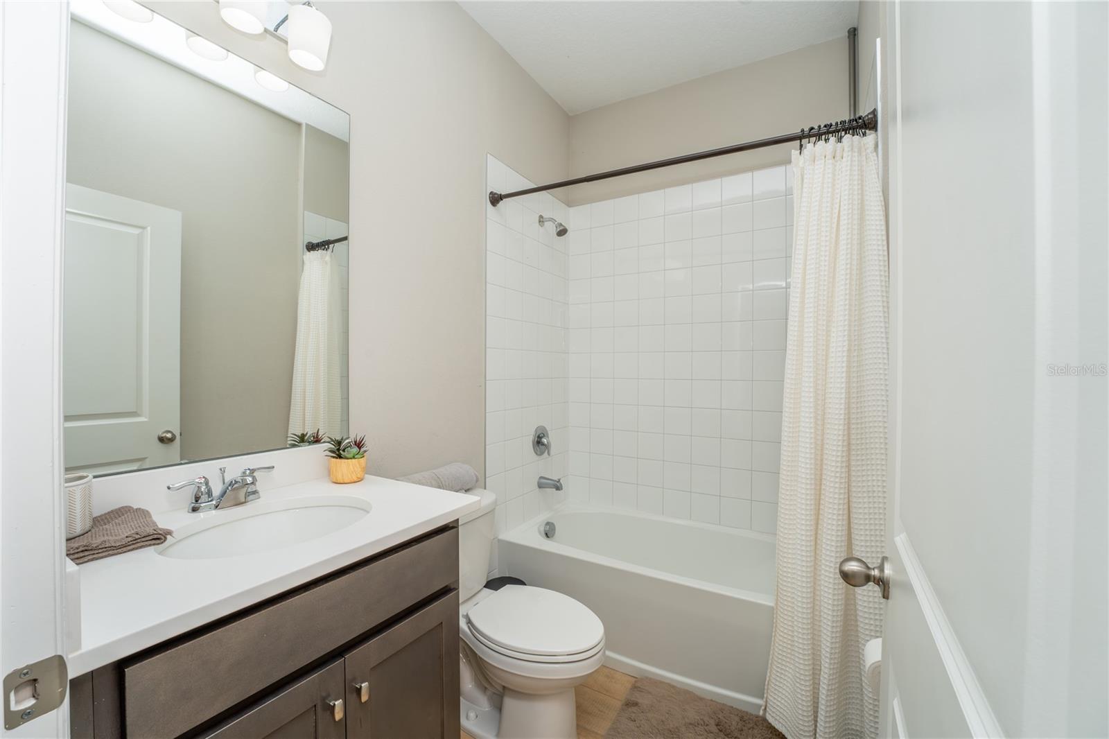 1177 Fox Hedge Ln Property Photo 16