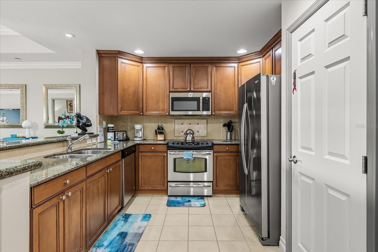 7604 Cabana Ct #103 Property Photo 6