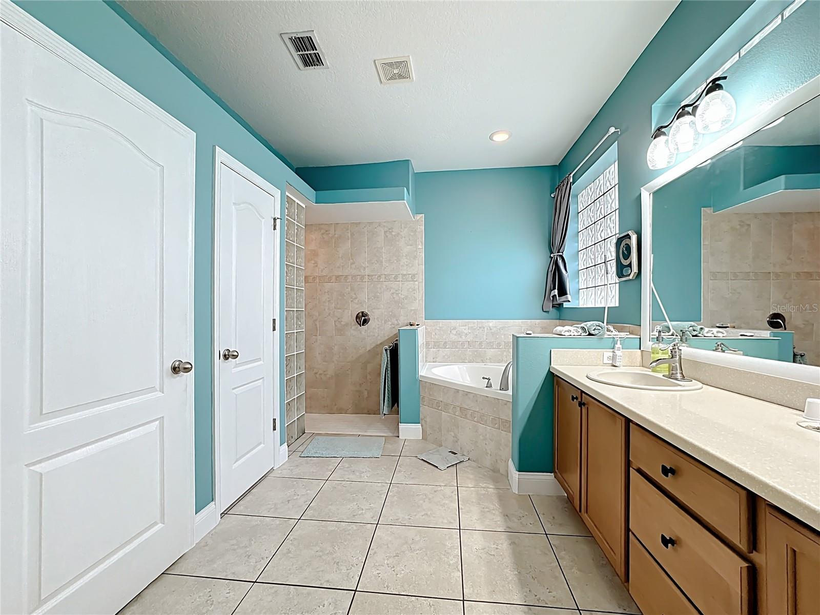 2808 Deerfield St Property Photo 23