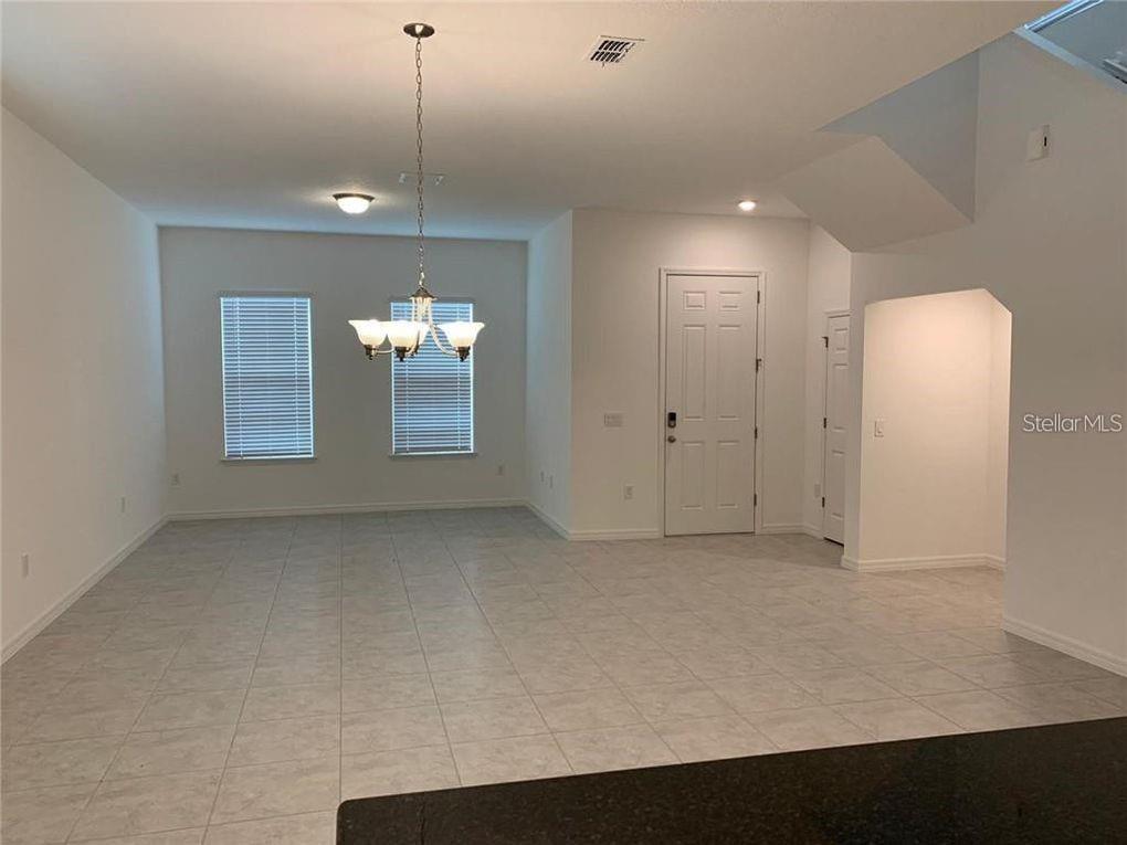 10397 Austrina Oak Loop Property Photo 2