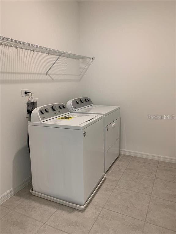 10397 Austrina Oak Loop Property Photo 9