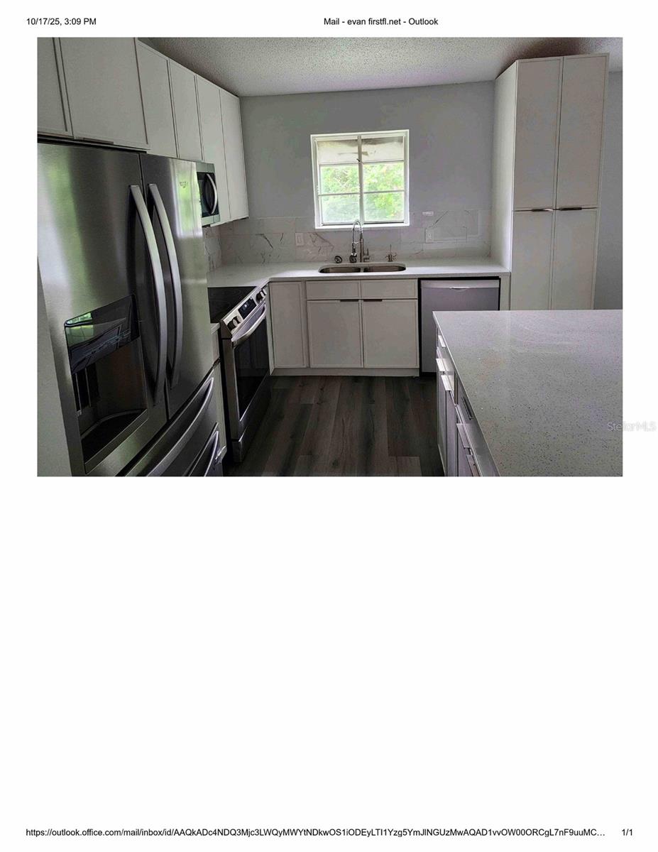9838 Piney Point Cir Property Photo 4