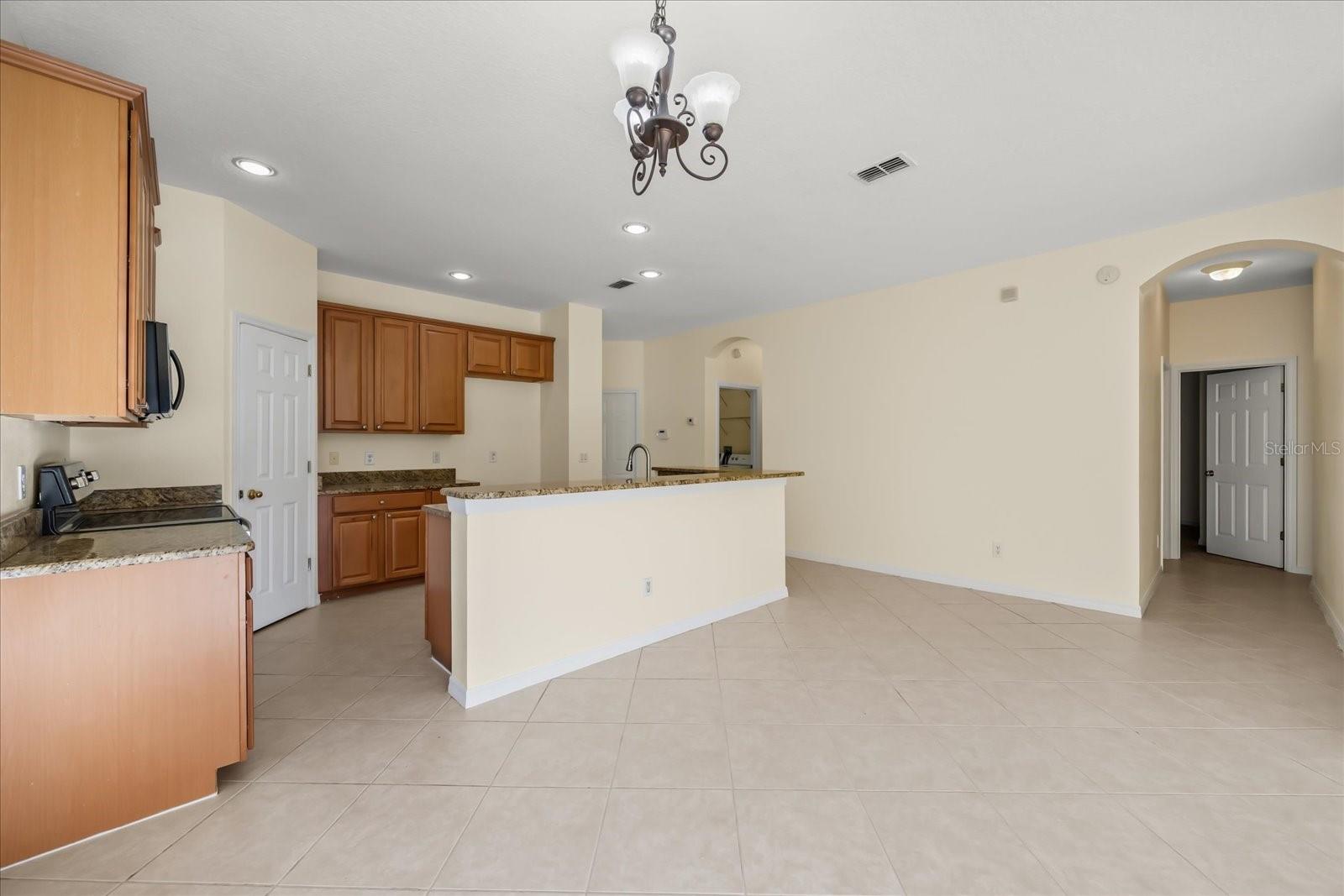 9427 Edenshire Cir Property Photo 5