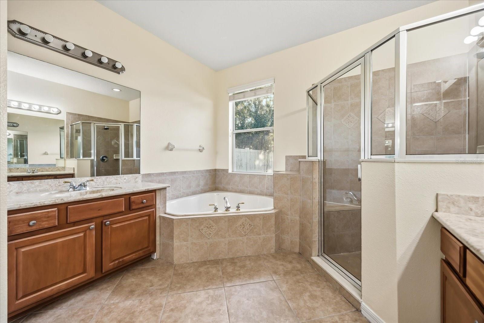 9427 Edenshire Cir Property Photo 11