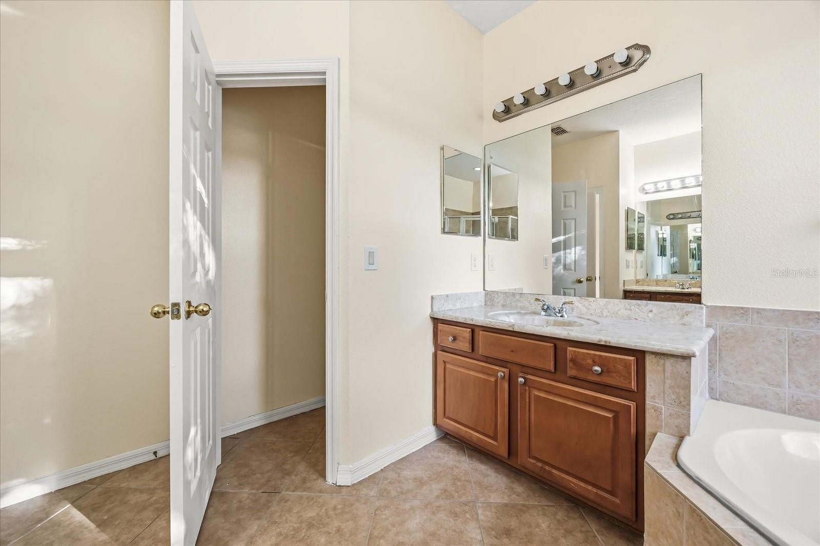 9427 Edenshire Cir Property Photo 12