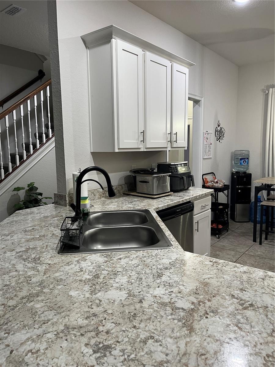 823 Chinoy Rd Property Photo 10