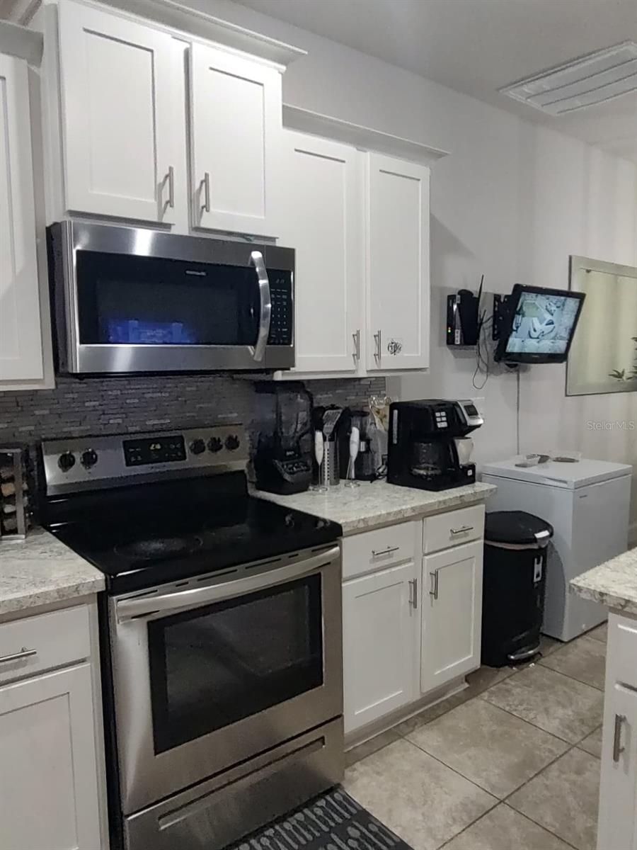 823 Chinoy Rd Property Photo 14