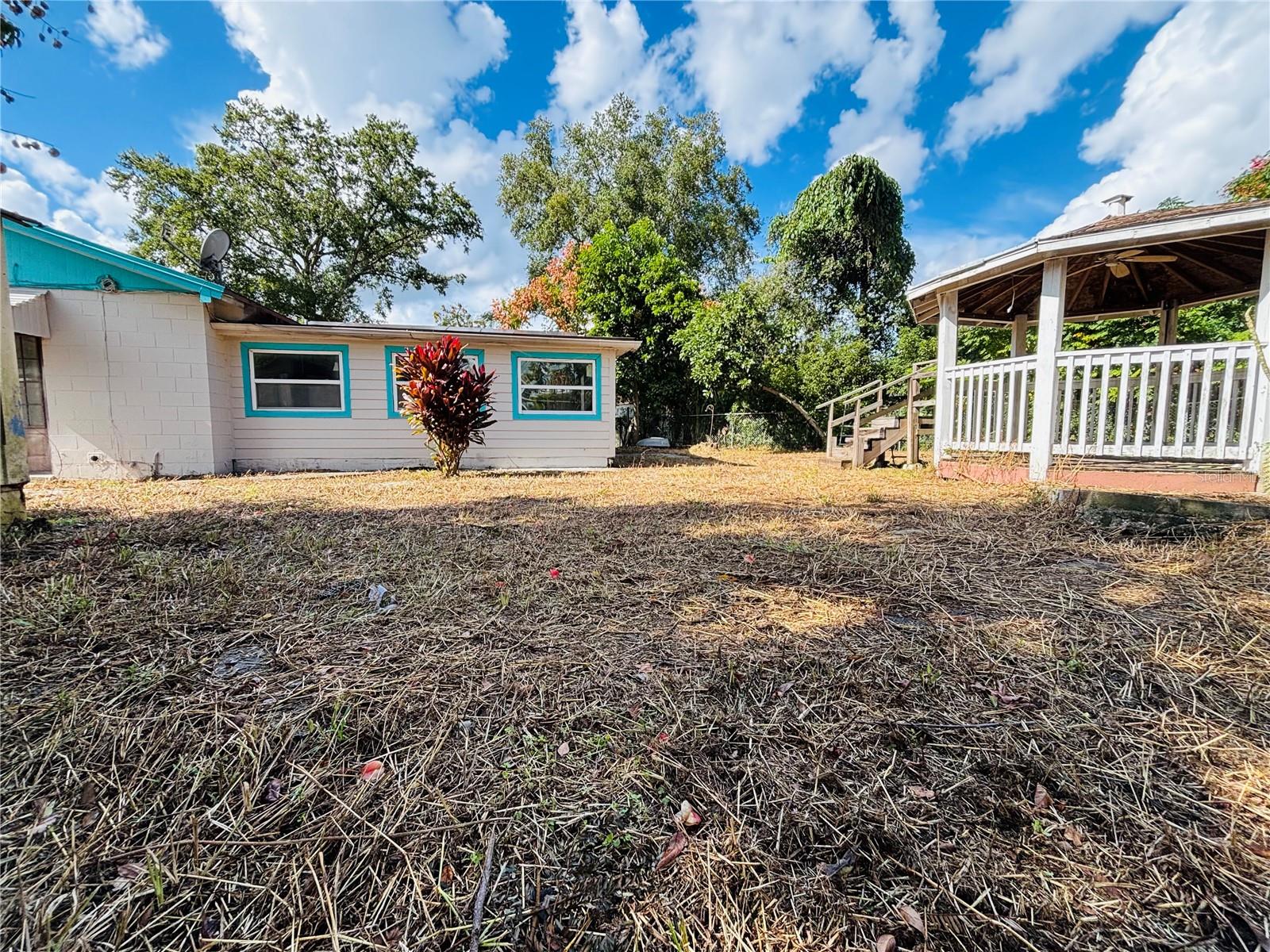 710 East Ct Property Photo 4