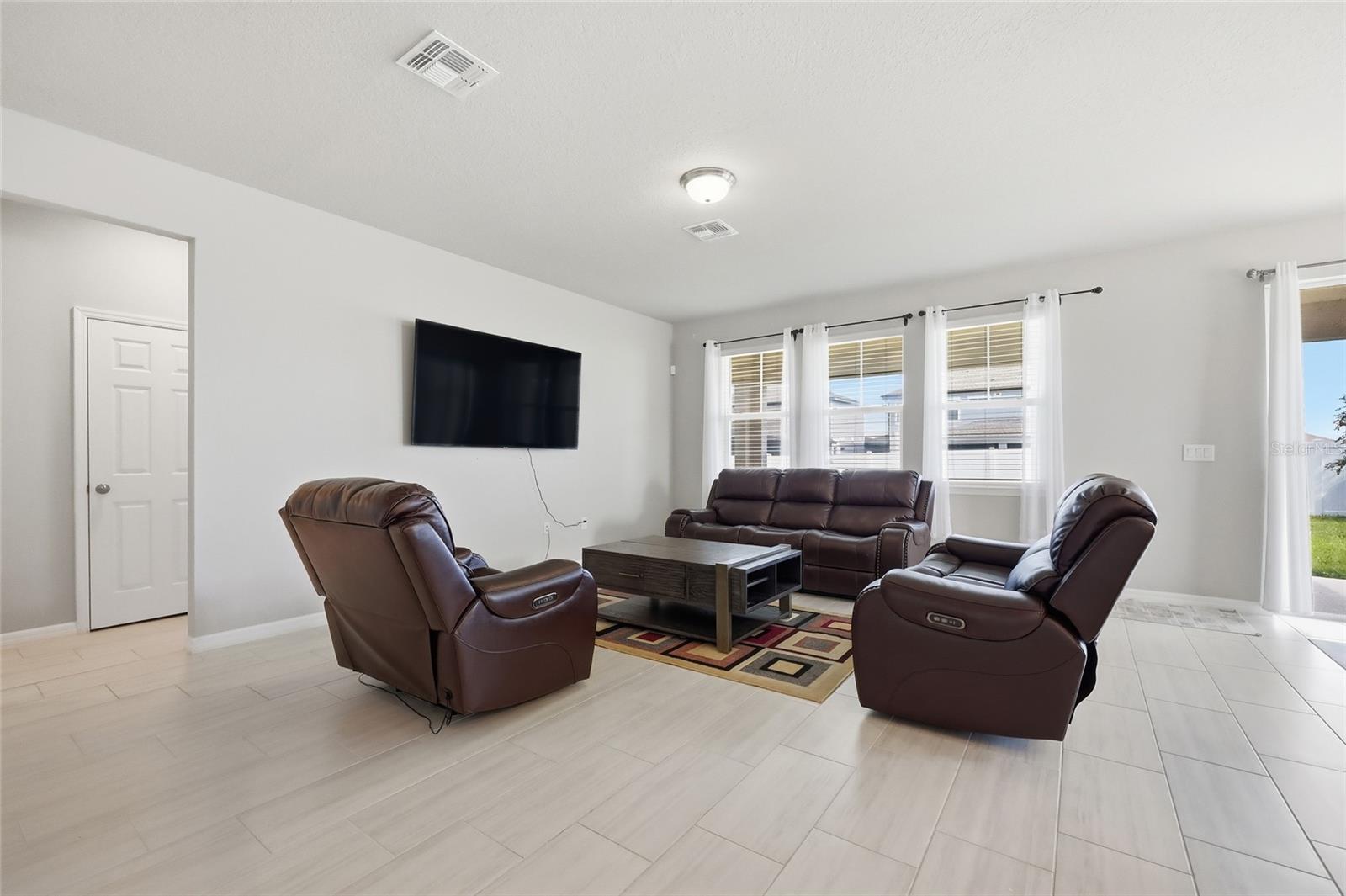 2252 Crossbow St Property Photo 17