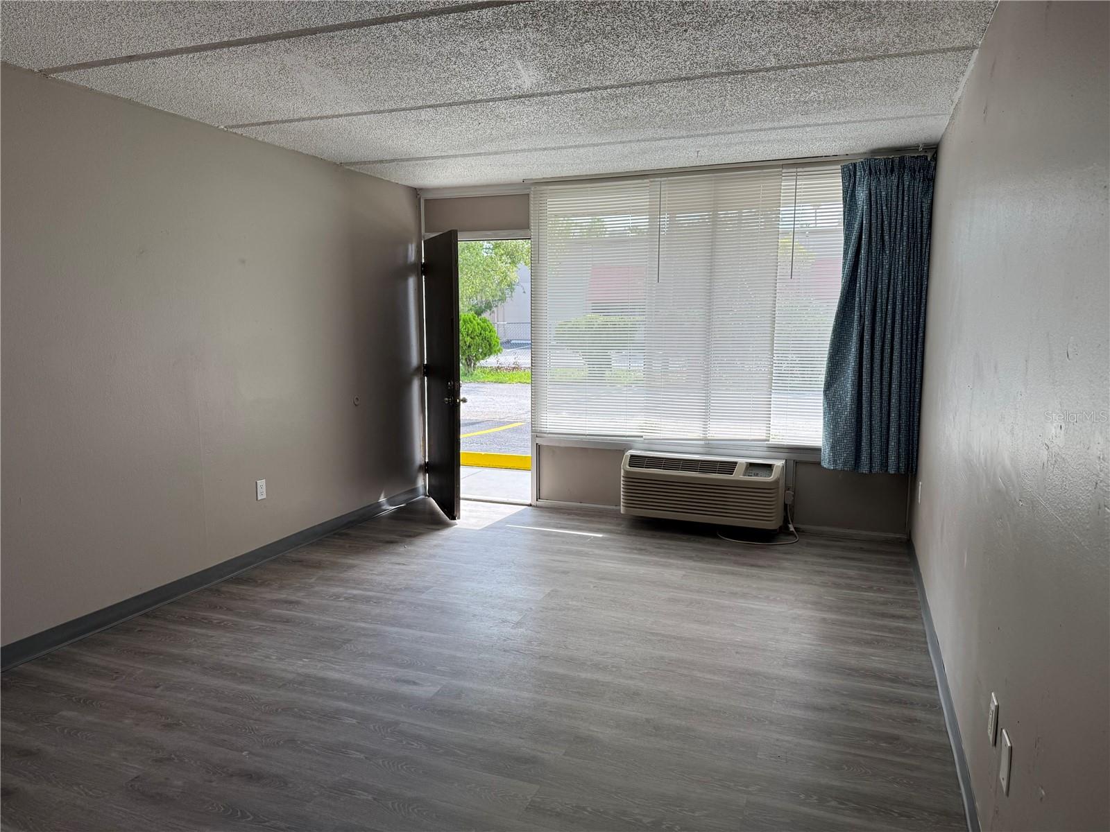 5020 W Irlo Bronson Memorial Hwy #262 Property Photo 7