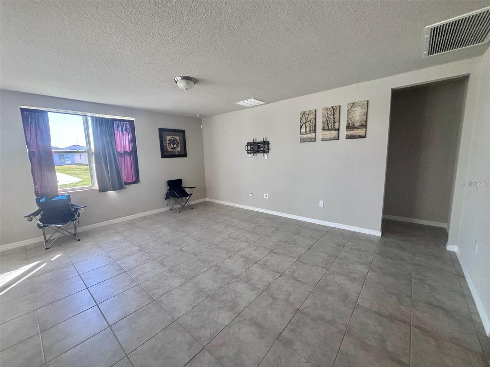 384 Guadlupe St Property Photo 8