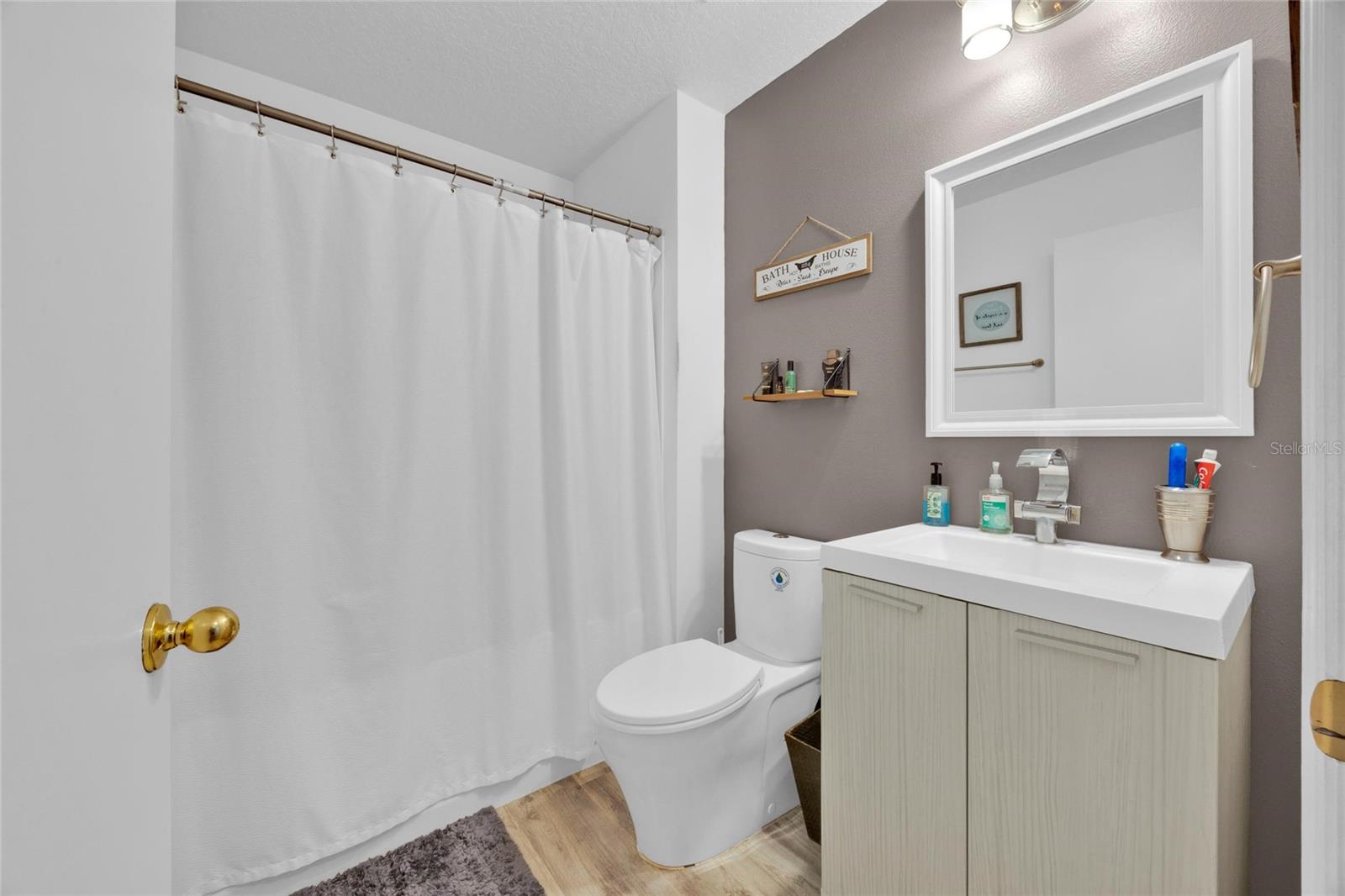 4647 Caverns Dr Property Photo 21