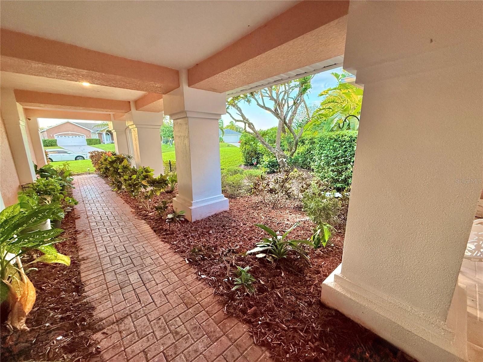 5829 Guenevere Ct Property Photo 4