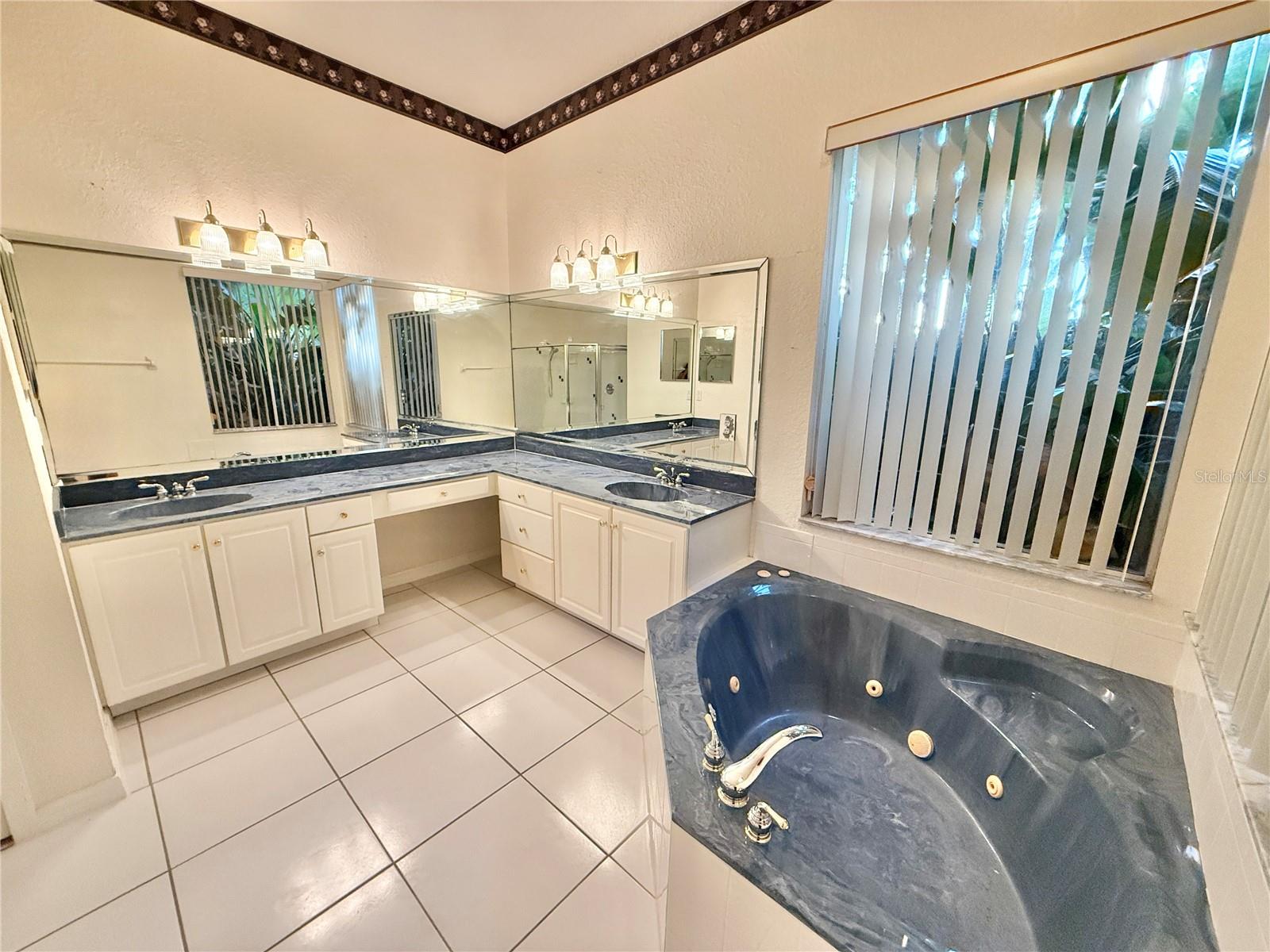 5829 Guenevere Ct Property Photo 18