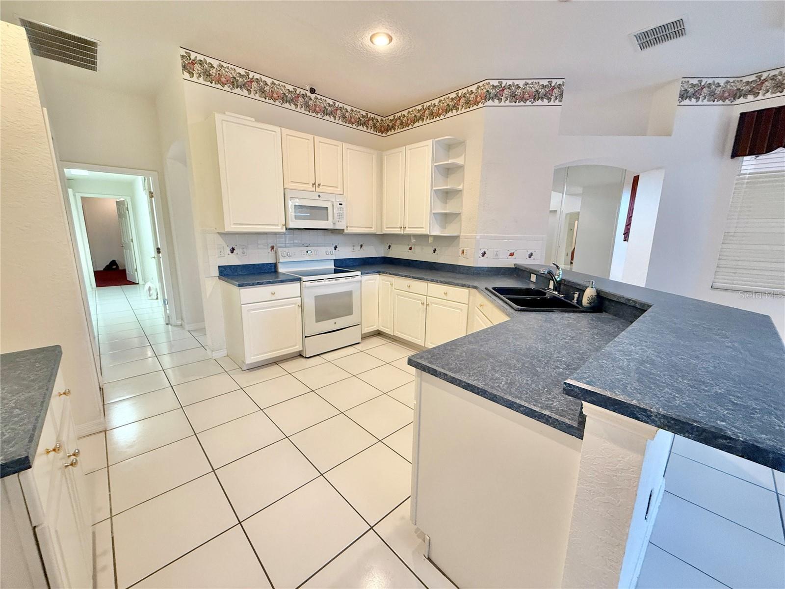 5829 Guenevere Ct Property Photo 23