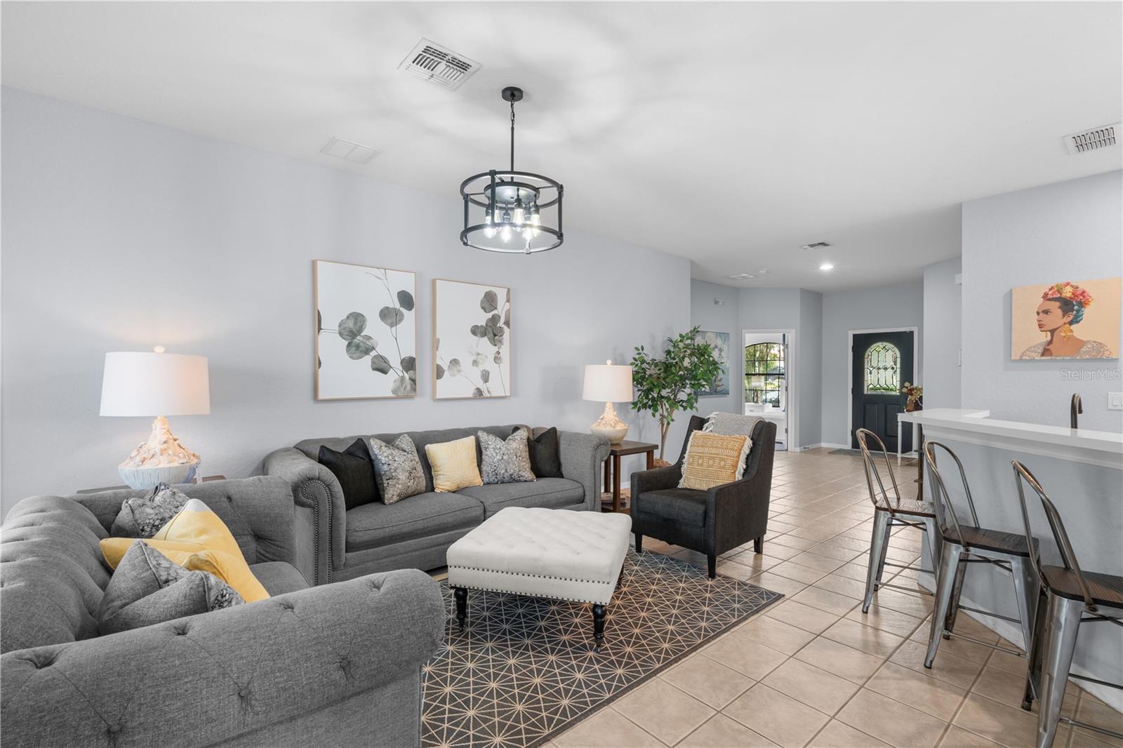 16813 Lazy Breeze Loop Property Photo 8