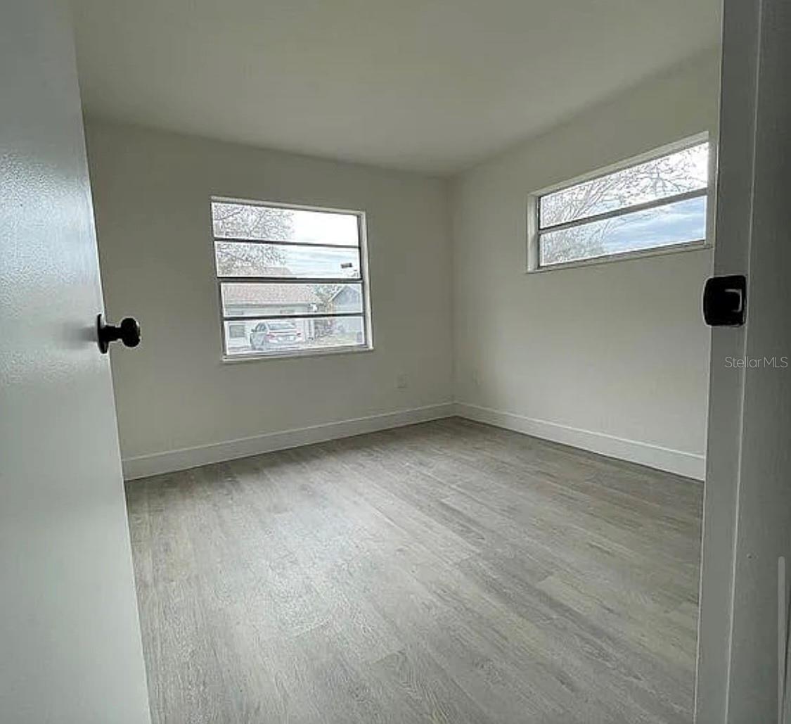 1227 Waterview Blvd W Property Photo 2