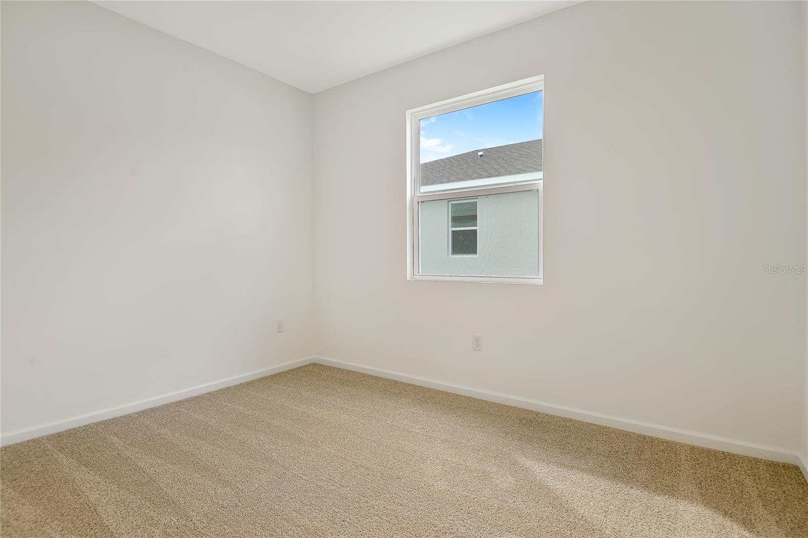 1280 Daisy Hill Ave Property Photo 3