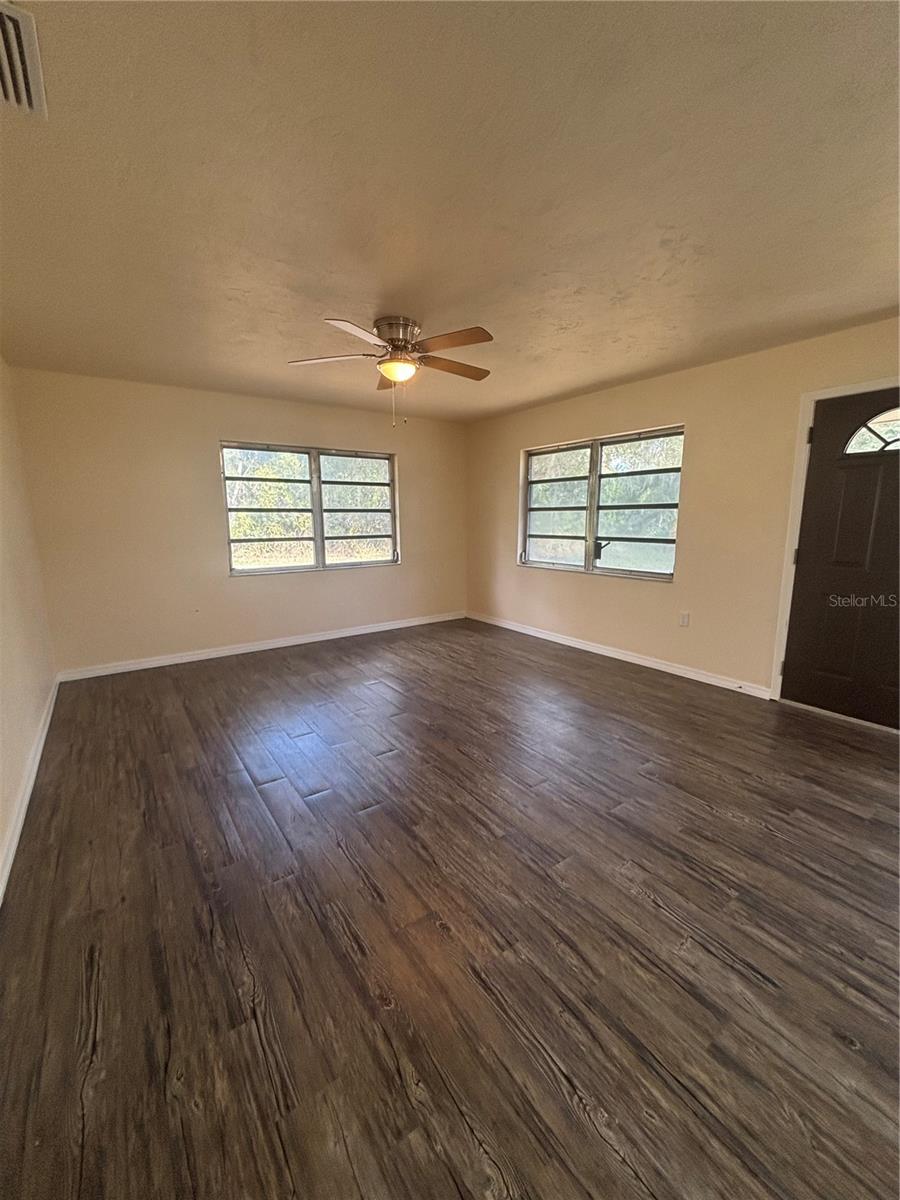127 Jamison Ave Property Photo 14