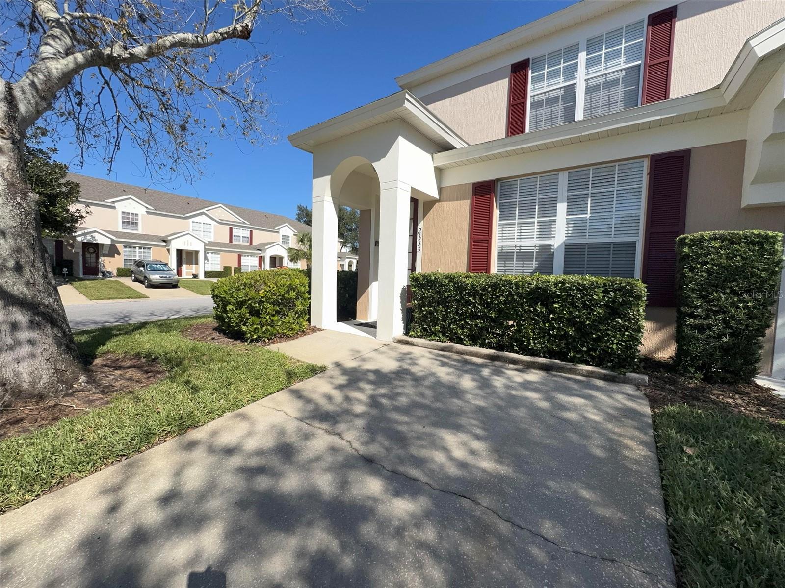 2333 Silver Palm Dr Property Photo 4
