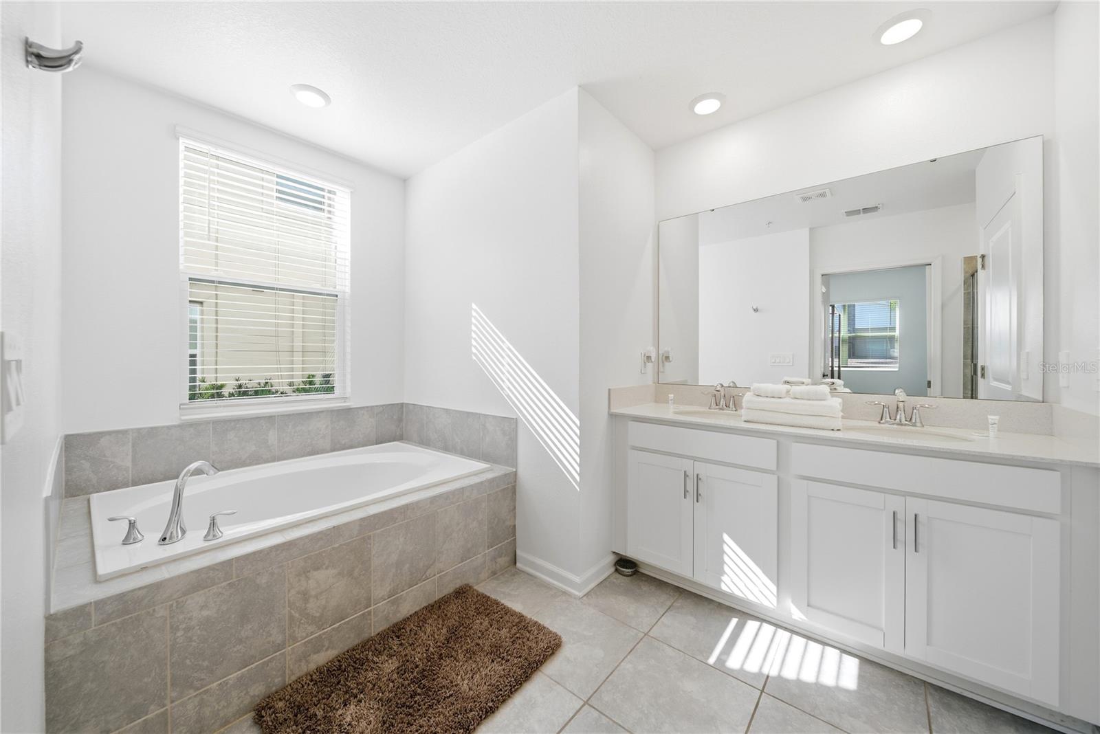 8871 Cabot Cliffs Dr #102 Property Photo 28