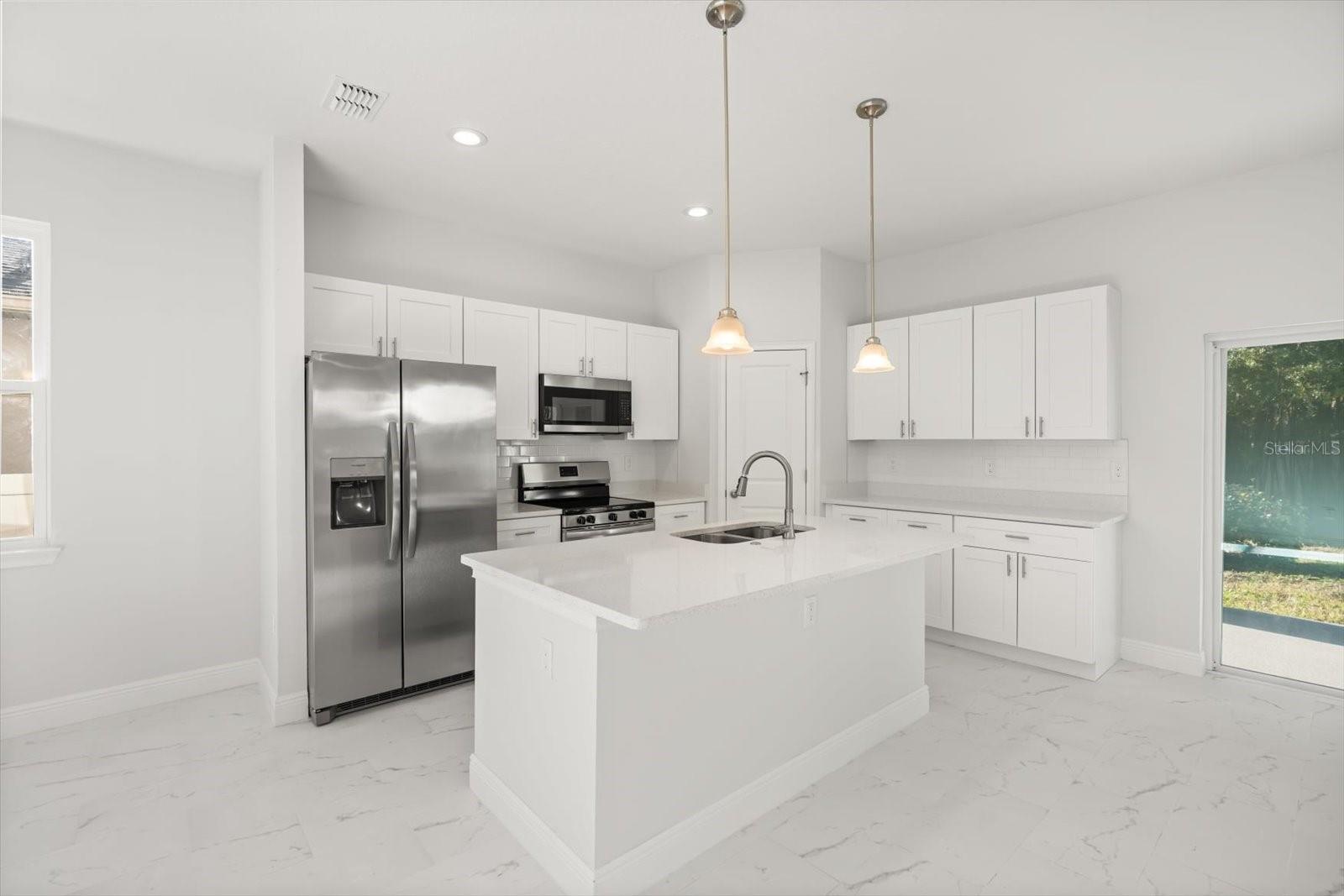 1289 Ash Tree Cv Property Photo 4