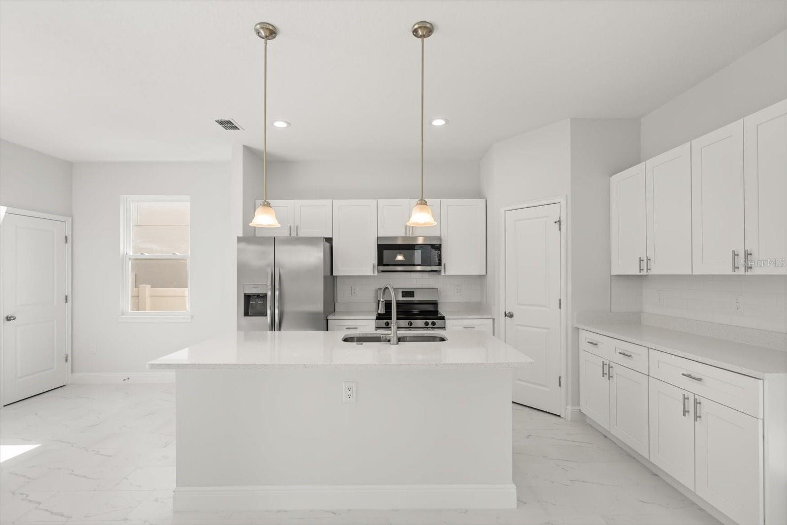 1289 Ash Tree Cv Property Photo 5