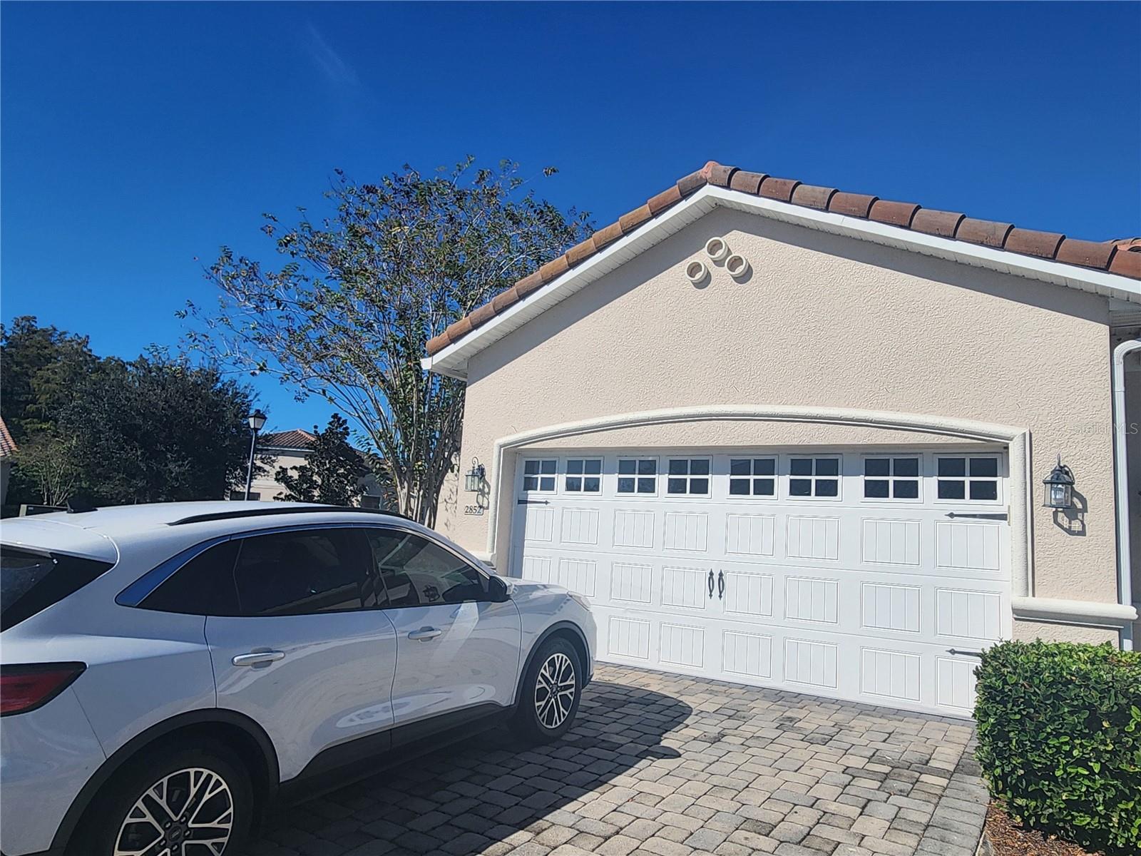 2852 EASTHAM LN Property Photo 1