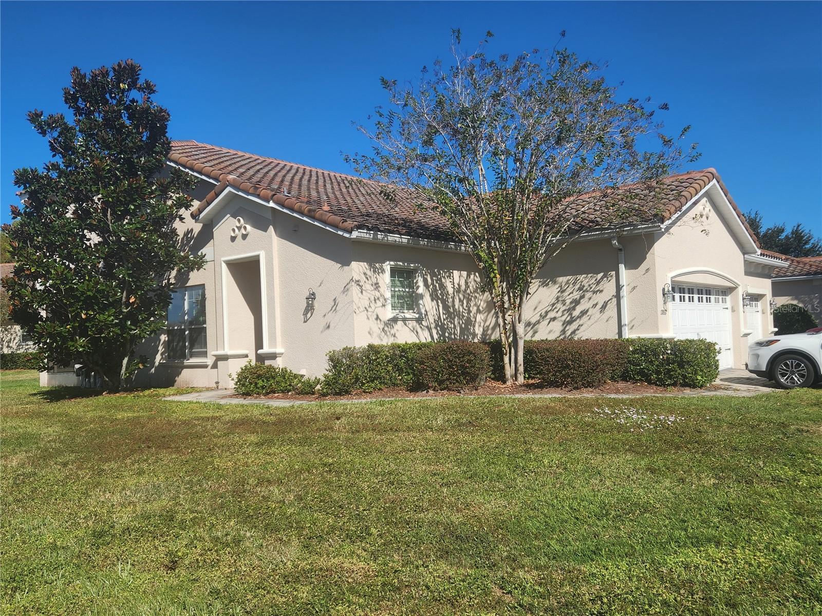 2852 Eastham Ln Property Photo 3
