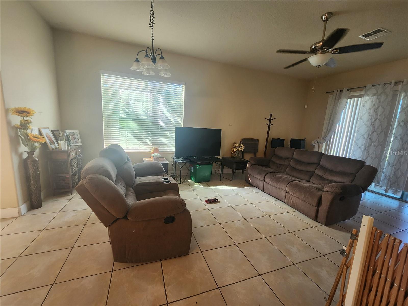 2852 Eastham Ln Property Photo 6
