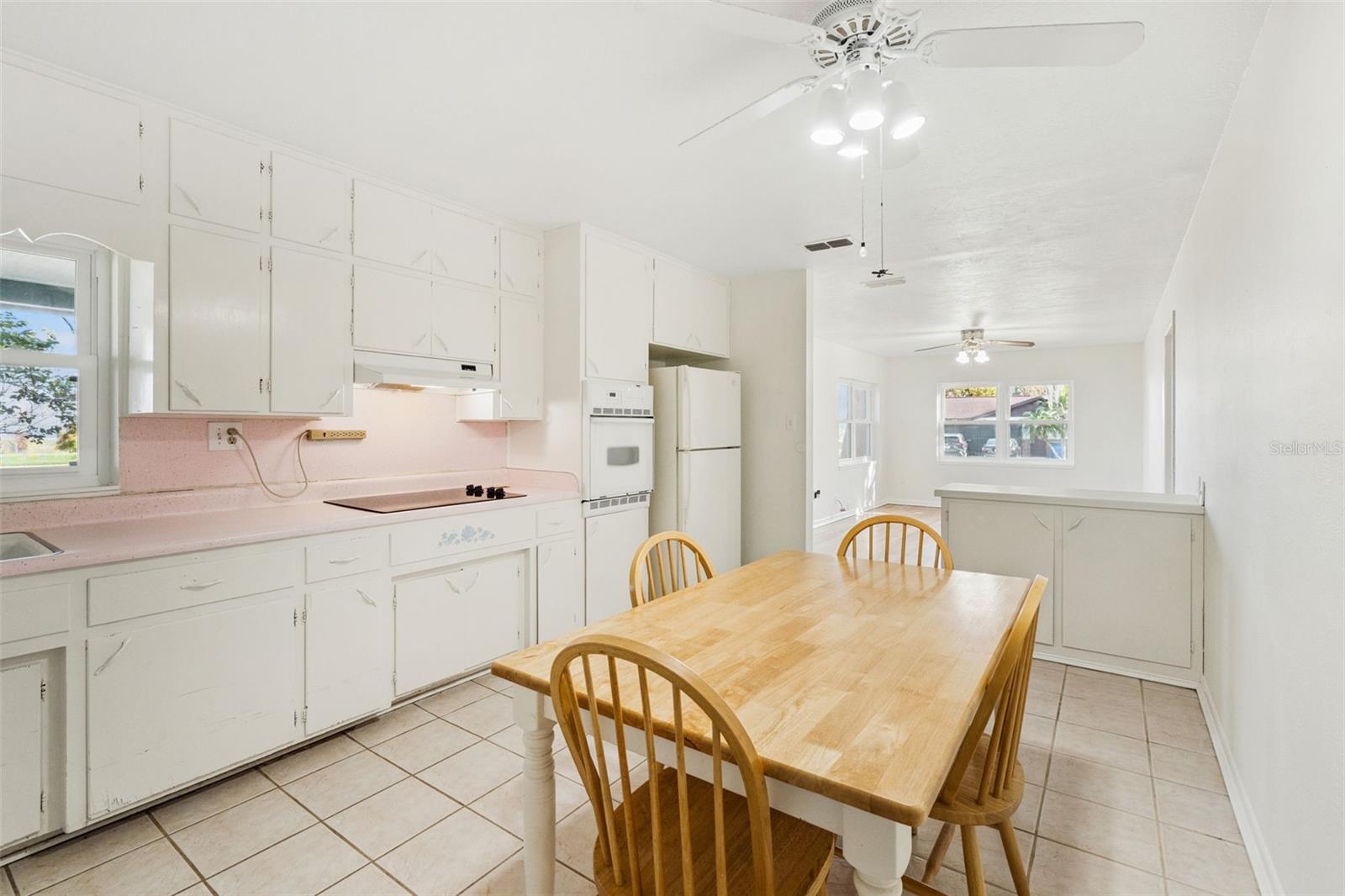 1801 Lakeshore Blvd Property Photo 6