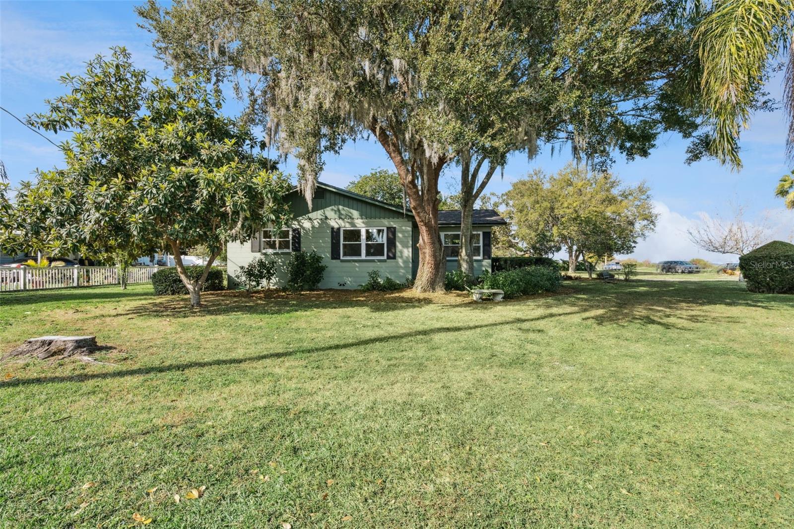 1801 Lakeshore Blvd Property Photo 27