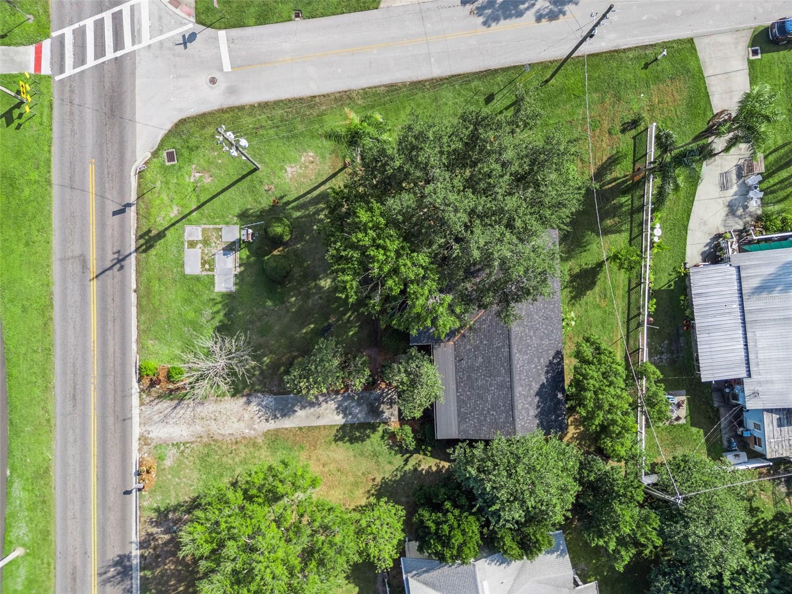 1801 Lakeshore Blvd Property Photo 38