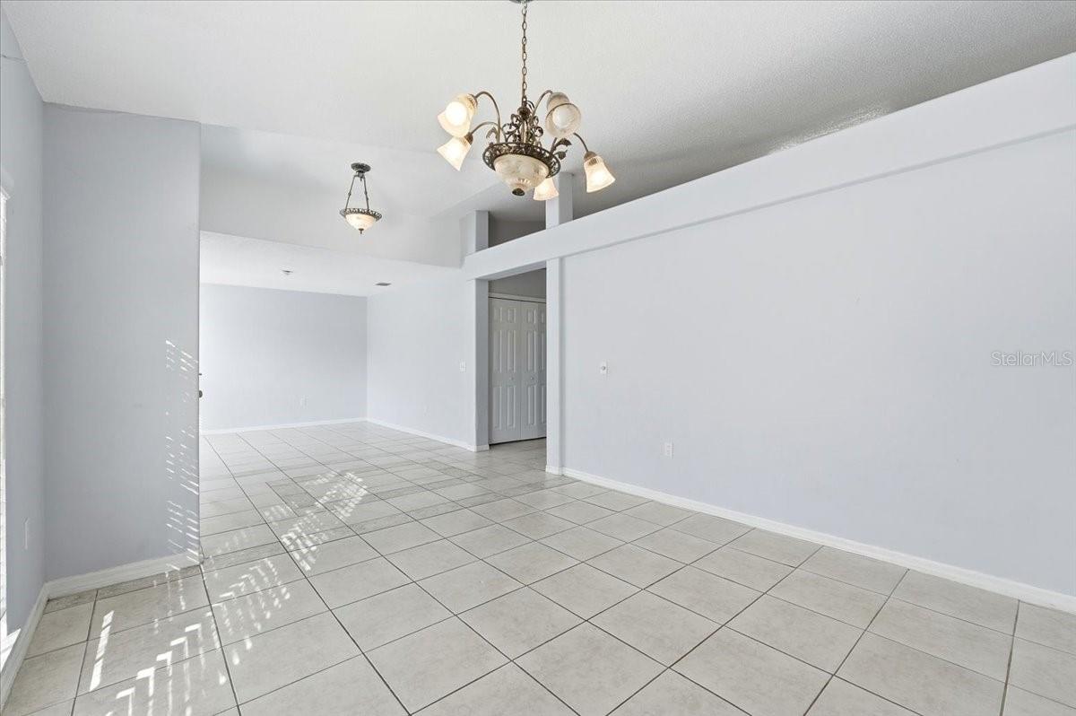 1158 Perpignan Ct Property Photo 8