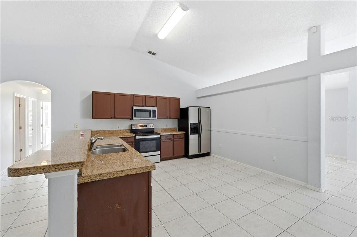 1158 Perpignan Ct Property Photo 9