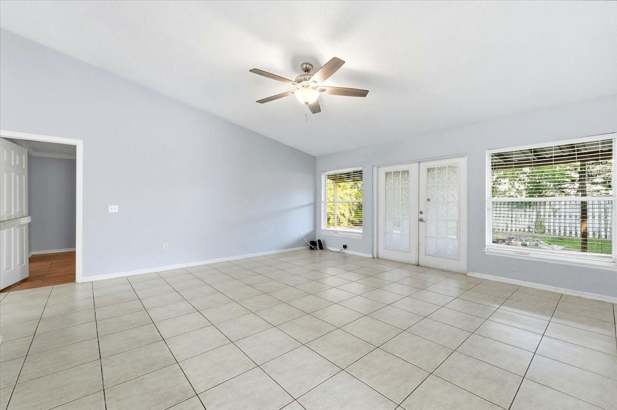 1158 Perpignan Ct Property Photo 14