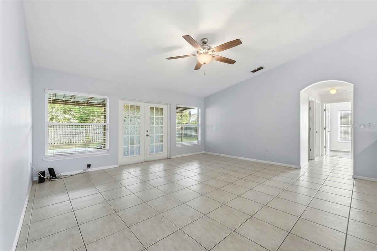 1158 Perpignan Ct Property Photo 15