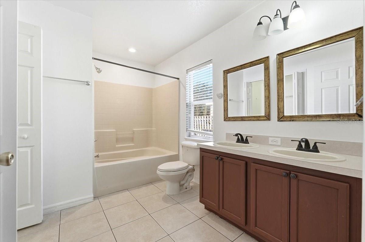 1158 Perpignan Ct Property Photo 18