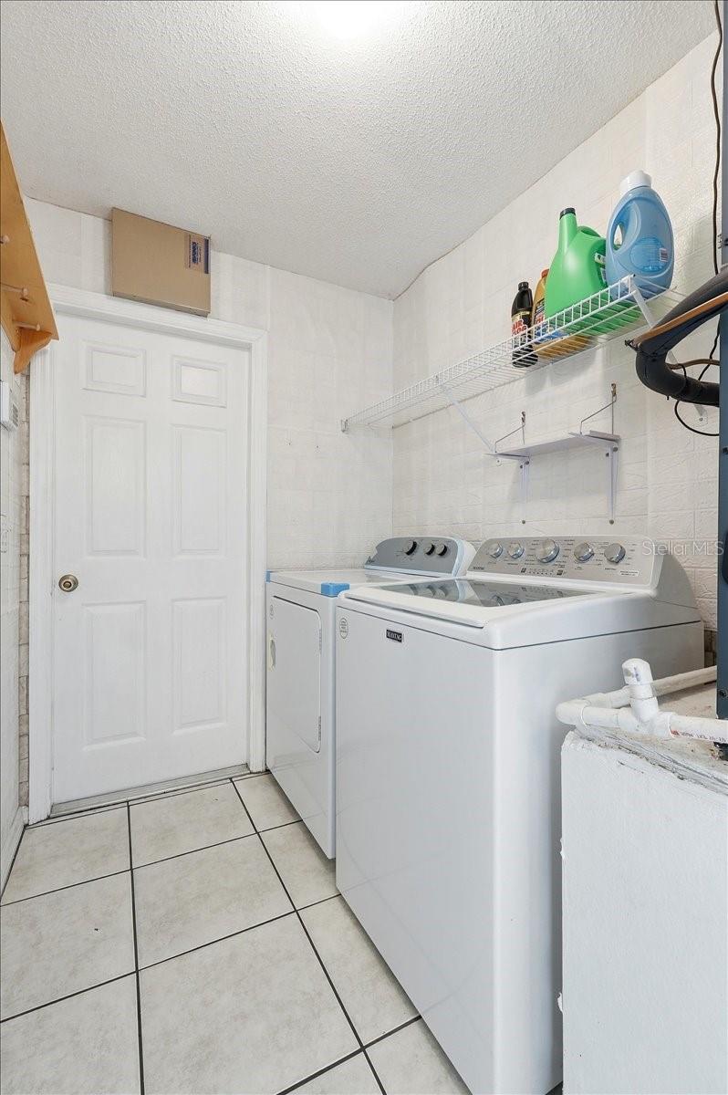 1158 Perpignan Ct Property Photo 27