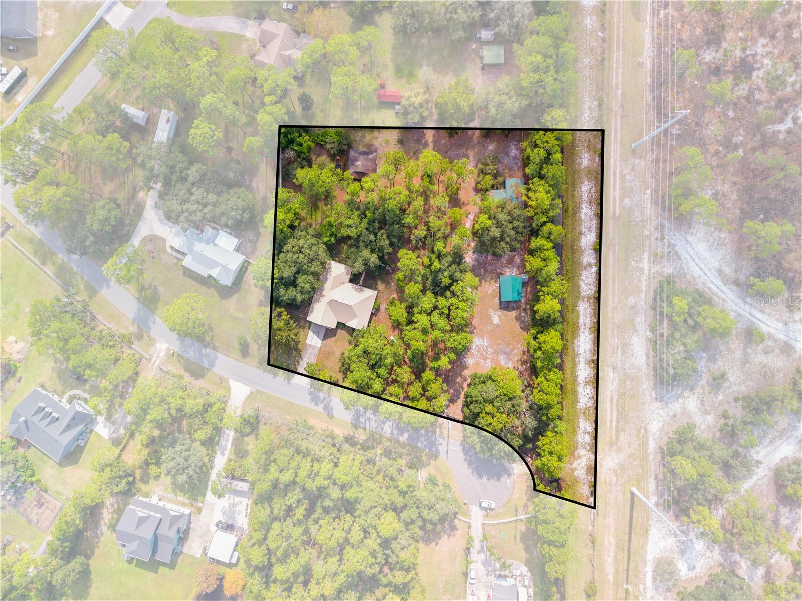 1860 Mustang Ct Property Photo 3