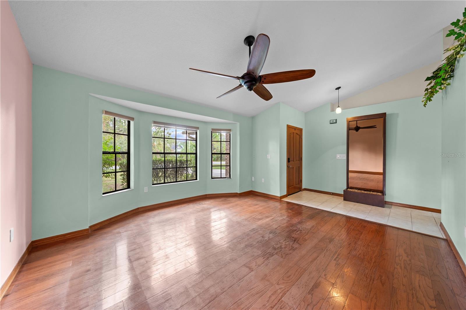 1860 Mustang Ct Property Photo 5