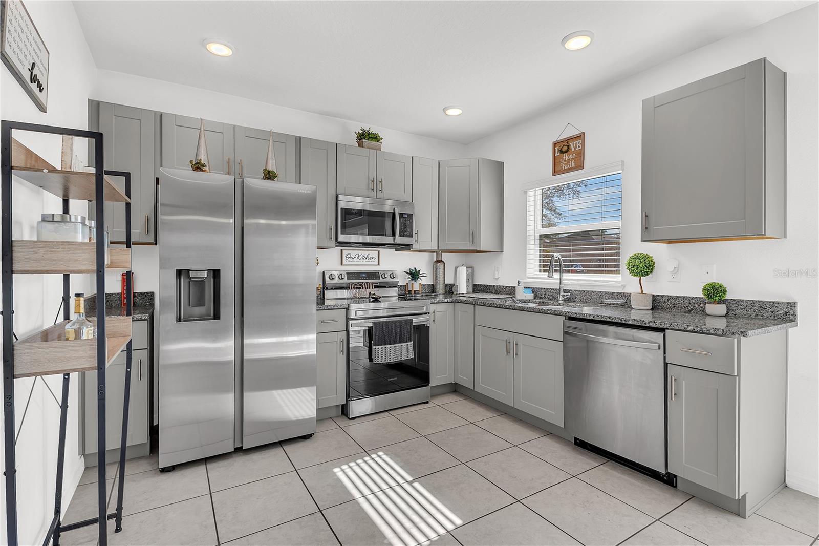 1626 Redfin Dr Property Photo 3
