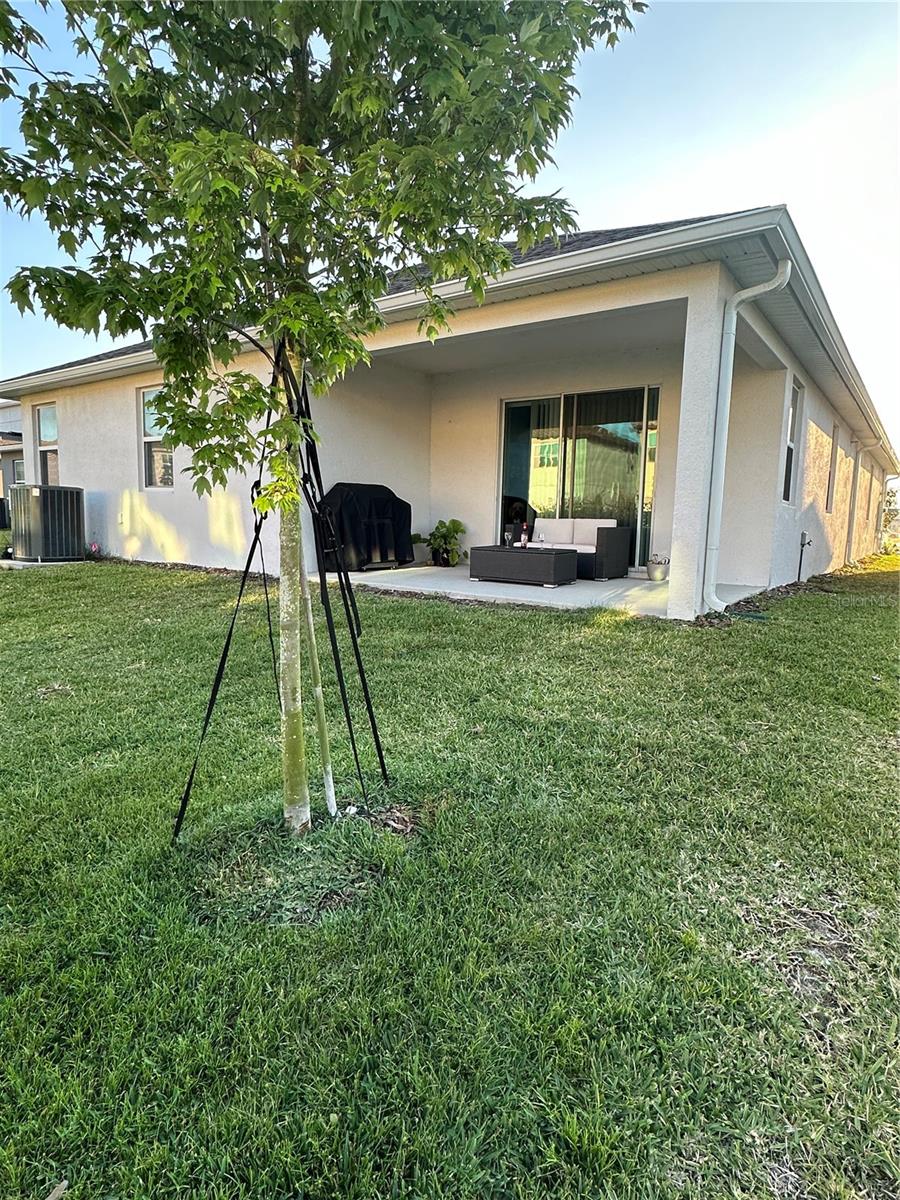 14827 Milfoil Ave Property Photo 3