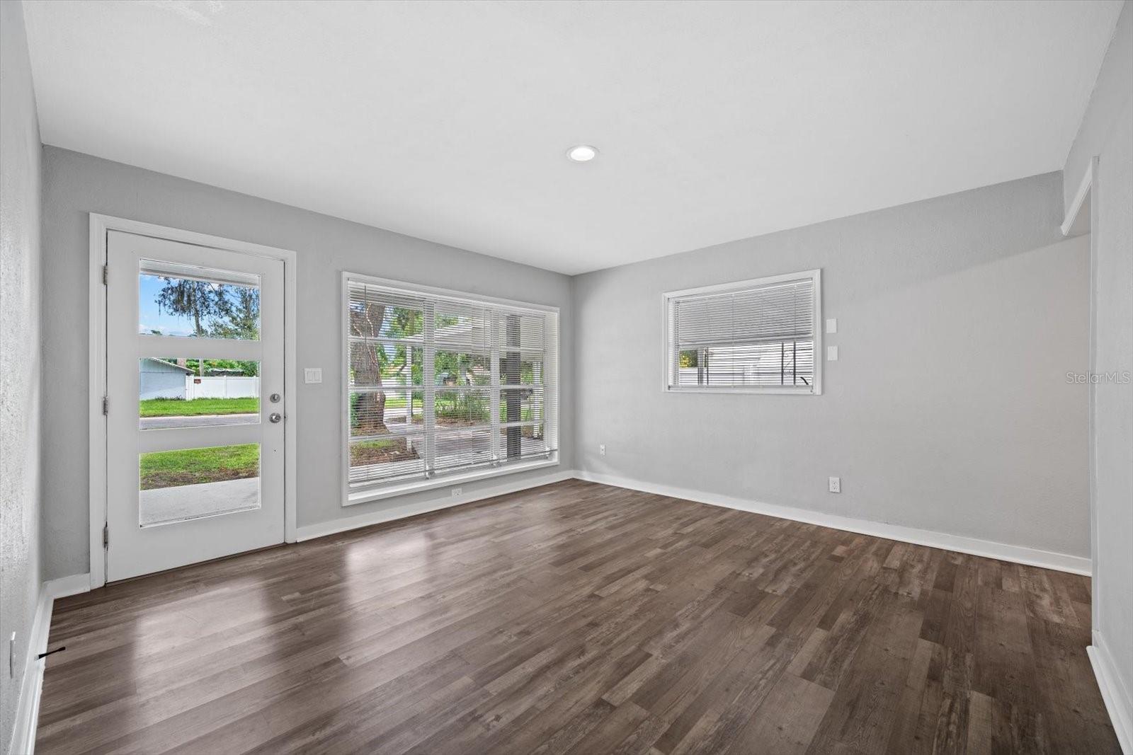 305 E Bougainvillea Ave Property Photo 8