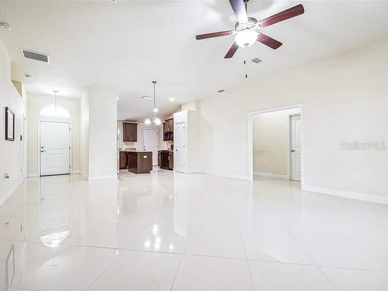 404 Rio Grande Ct Property Photo 5