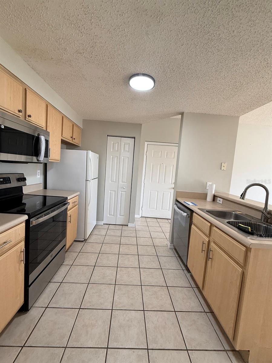 10831 Windsor Walk Dr #1305 Property Photo 7