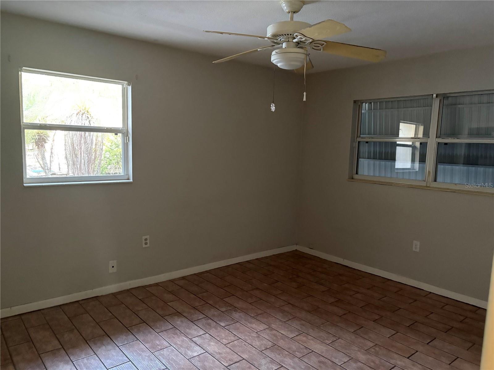 719 Hillside Ave Property Photo 6