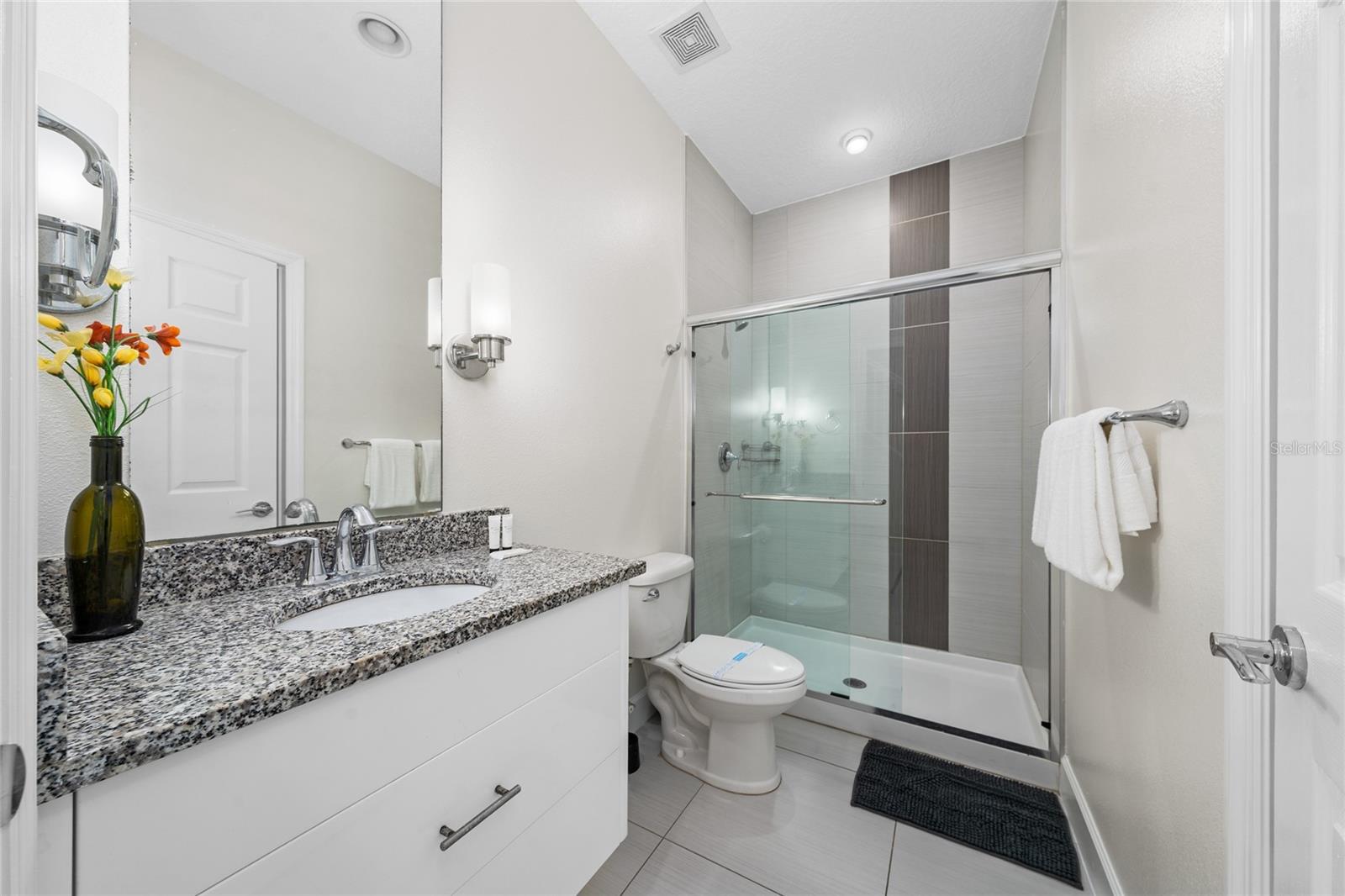 17417 Placidity Ave Property Photo 10