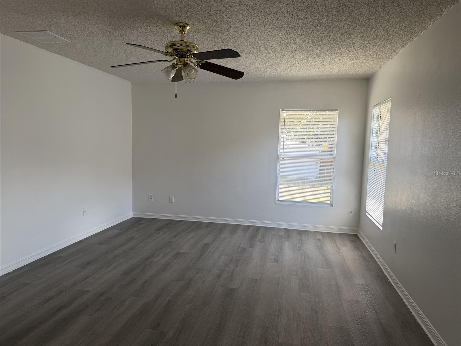 1158 Saint Tropez Ct Property Photo 17